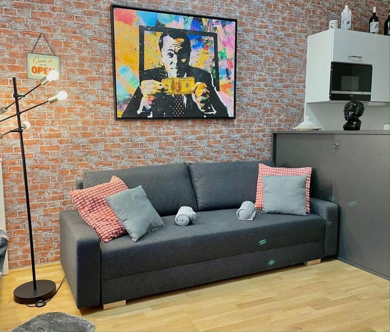 Premium Apartment With Terrace, A/C, Free Wifi And Netflix فيينا المظهر الخارجي الصورة
